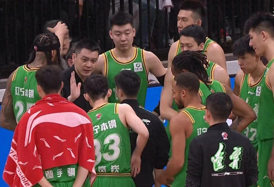 开云官方app下载-辽宁男篮对阵四强劲旅，赵继伟复出，杨鸣过招刘维伟，胜负悬念大