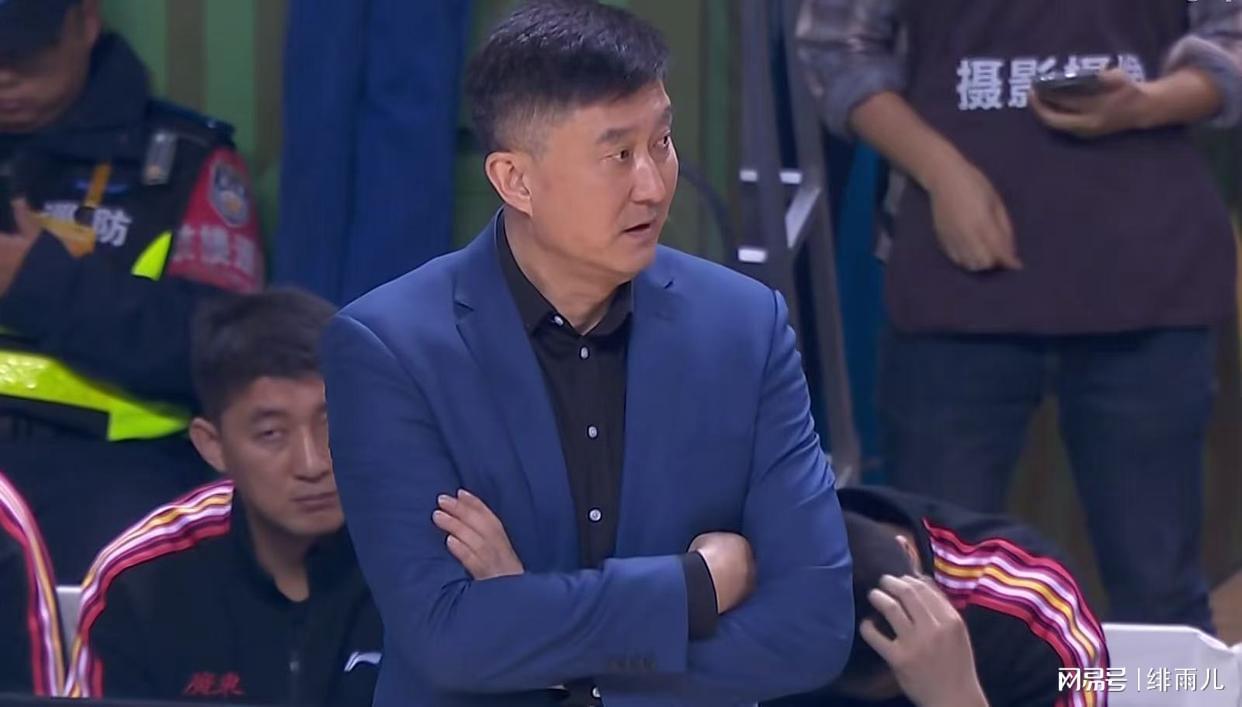 kaiyun.com-天赋第一却打不出来！广东队扶正新锋线大侧翼，保杜锋躺进总决赛